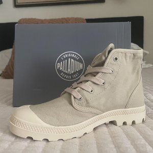 NEW Pampa Hi Boots Sahara/Ecru Size 8